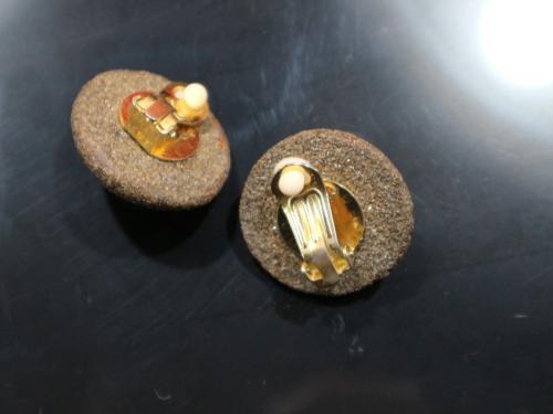 シャネルのココアストーンフェイクパールイヤリング