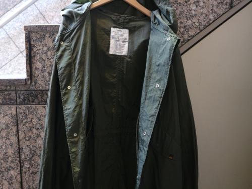 ライトシェルモッズコートのナイロン