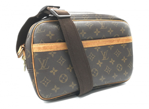 ラグジュアリーブランドのLOUIS VUITTON 　