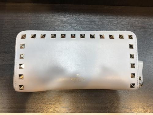 VARENTINO GARAVANIのヴァレンティノ ガラヴァーニ