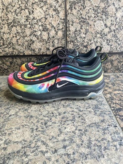 ナイキのAIR MAX97