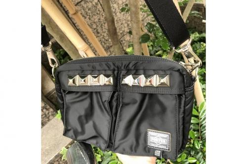 コラボのボディバッグ