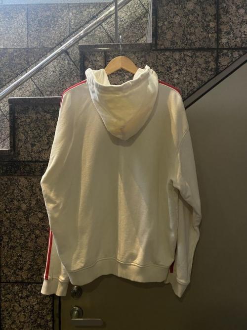 ノルディのジップパーカー