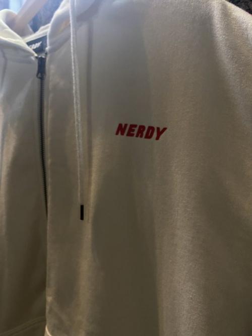 ジップパーカー