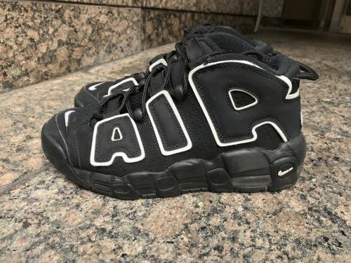 ナイキのAIR MORE UPTEMPO GS/エア モア アップ テンポ GS