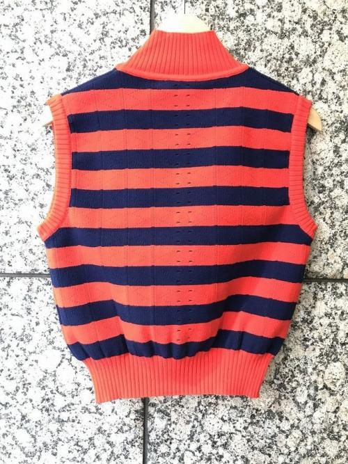 フェンディのショート丈ニット