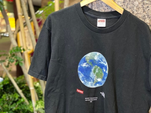 ストリートブランドのSUPREME × THE NORTH FACE