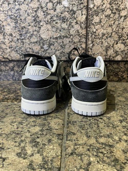 ナイキのDUNK LOW PRM ANIMAL PACK