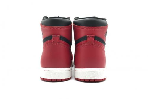 エアジョーダン1のBRED