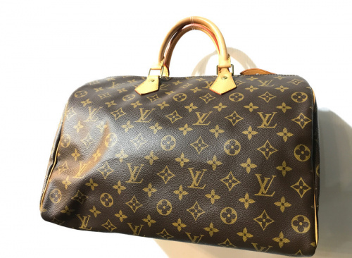 ラグジュアリーブランドのLOUIS VUITTON 　