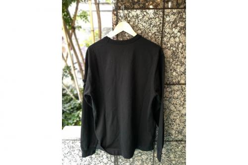 ストーンアイランドの長袖Tシャツ