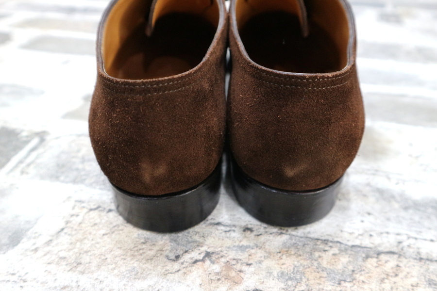JOHN LOBB（ジョンロブ）スウェードストレートチップシューズが