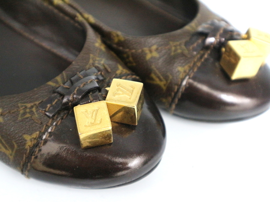 LOUIS VUITTON（ルイヴィトン）モノグラムフラットパンプスが入荷しま