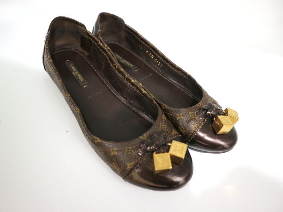 LOUIS VUITTON（ルイヴィトン）モノグラムフラットパンプスが入荷しま