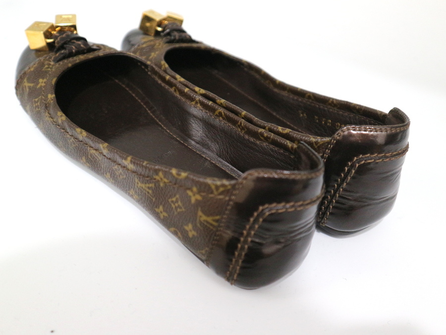 LOUIS VUITTON（ルイヴィトン）モノグラムフラットパンプスが入荷しま