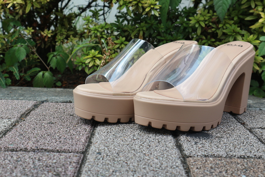 YELLO/イエロー】STORM PLATFORM SANDALS 人気完売品 入荷いたしました