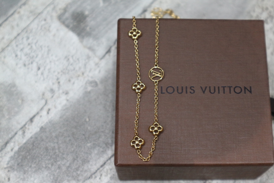 LOUIS VUITTON/ルイ・ヴィトン ネックレス・フラワーフル入荷いたし
