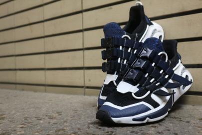 「スポーツブランドのadidas×White Mountaineering 」