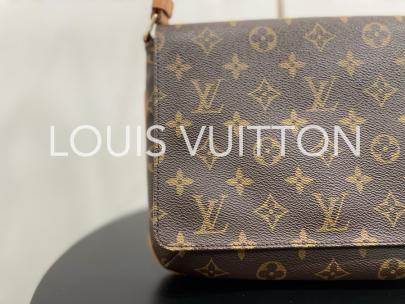 「ラグジュアリーブランドのLOUIS VUITTON 　 」