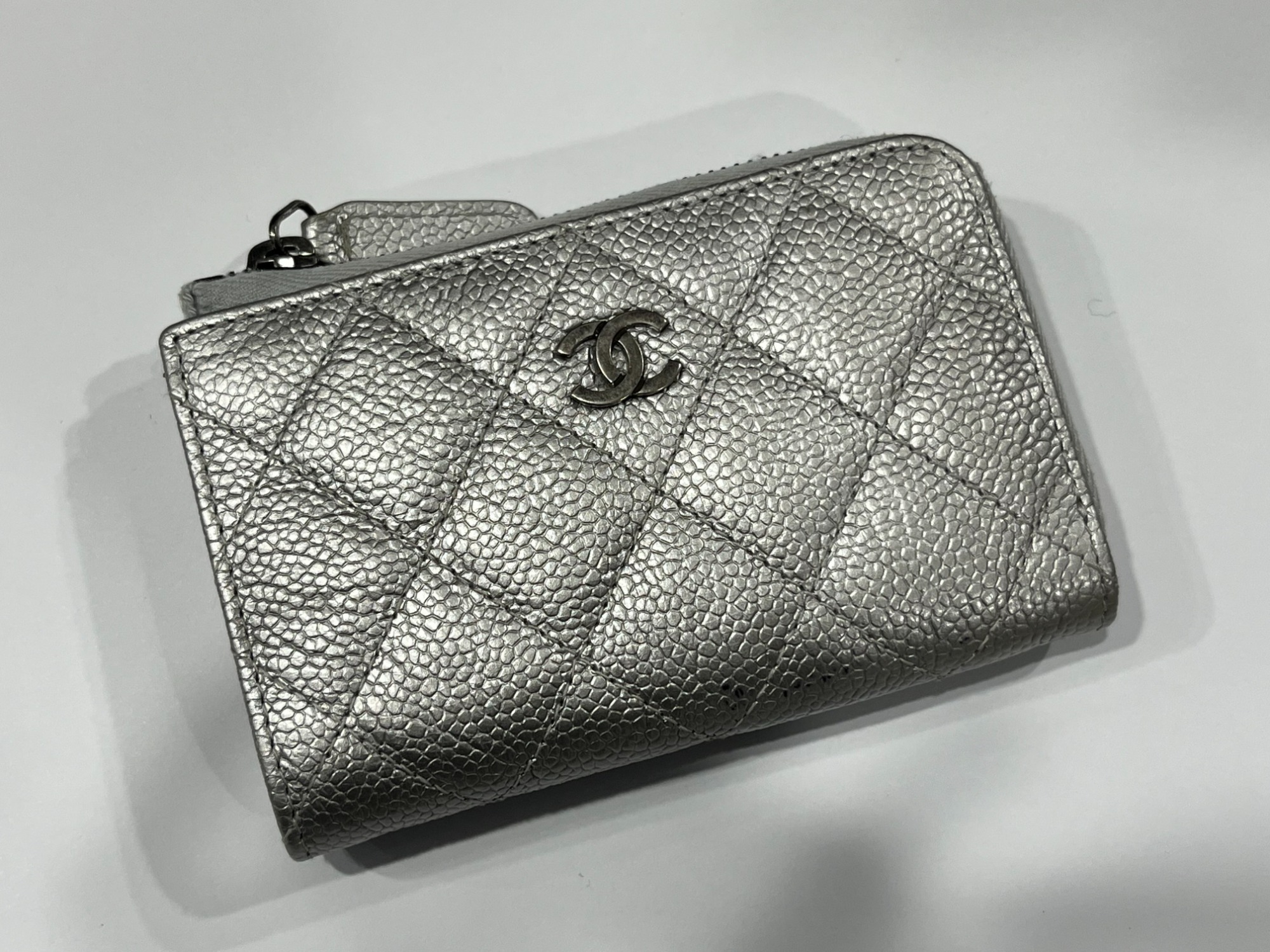 売り切れました　10万円（新品時の参考価格）シャネルデカココ　キャビアスキンキーケース♥ CHANEL シャネル COCO ココマーク キーケース キャビアスキン ブラウン