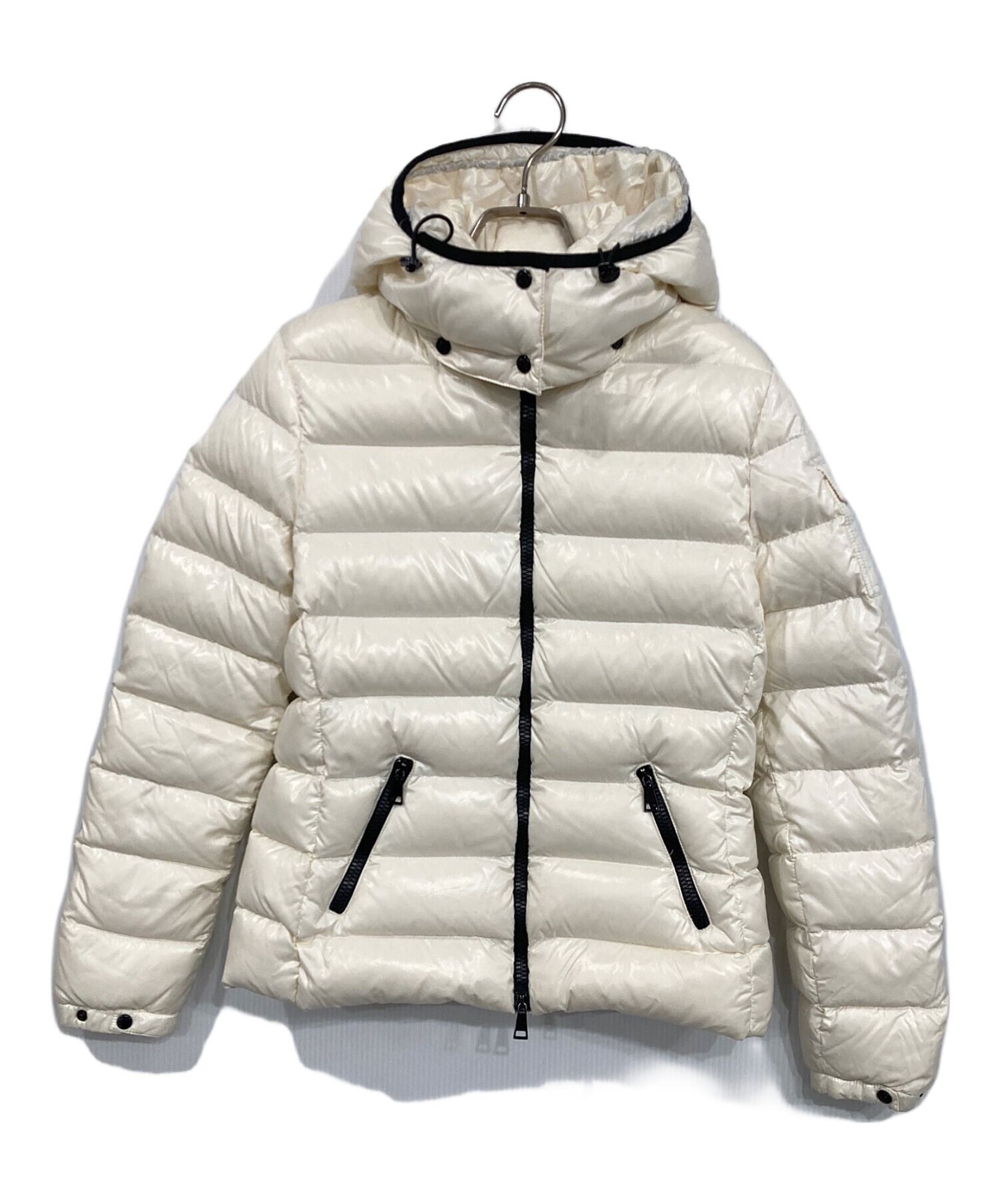 し*ん様 オークション‼️33万レアカラー美品35万　モンクレール　BADYFU MONCLER / モンクレール】BADY | 凛とした美しさを纏う、冬を彩る光沢