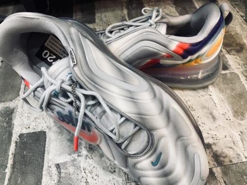 ナイキの​Nike Air Max 720