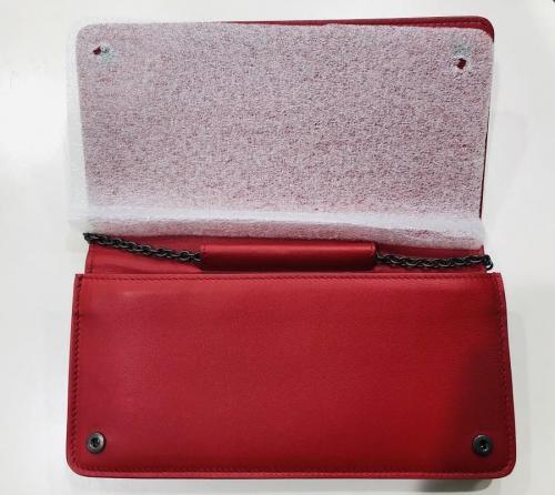 ボッテガベネタのヴェネタ イントレチャート チェーンショルダーウォレット