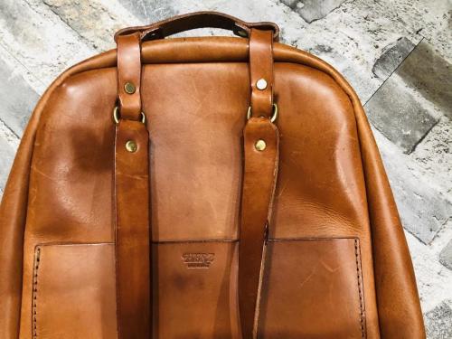 ヘルツのレザーバックパック