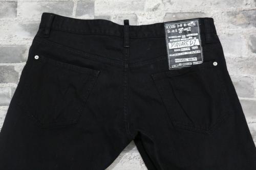 ディースクエアードのSOLID COLORED RIP SKATER JEANS