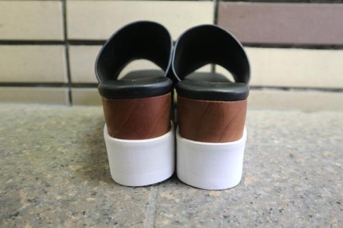 フレイアイディーのシャークソーサンダル