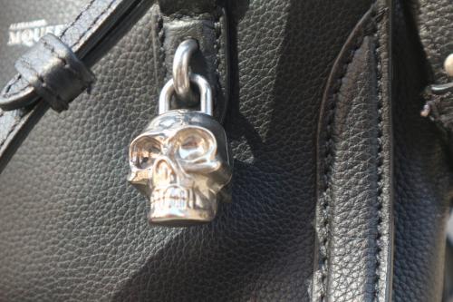 アレキサンダー マックイーンの2wayショルダーバッグ