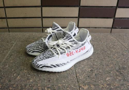 adidasのアディダス