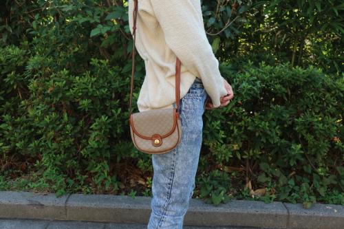 ミニショルダーバッグのマカダム