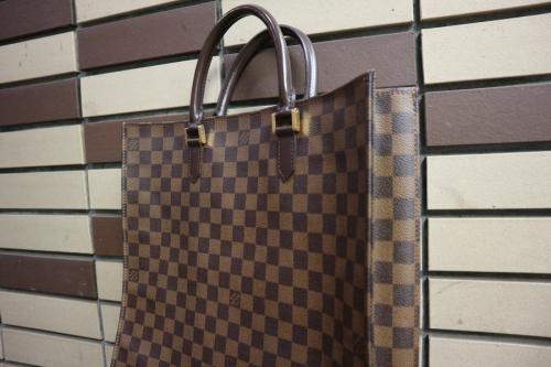 ルイ ヴィトン　のダミエ サックプラ