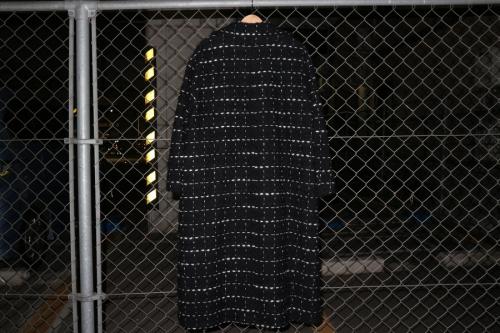 カレンソロジーのモノトーンツイードコート