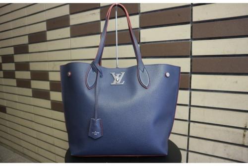 LOUIS VUITTON 　のルイ ヴィトン　