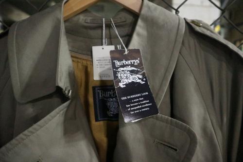 トレンチコートの富士見台店