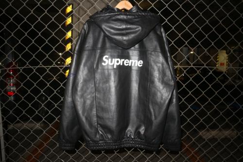 シュプリーム × ナイキのLeather Bomber Jacket