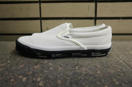 ヴァンズ×ダブルタップスのOG CLASSIC SLIP-ON