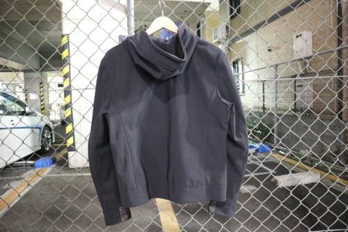 エンメティ×ピーターのコンビネーションレザーパーカー