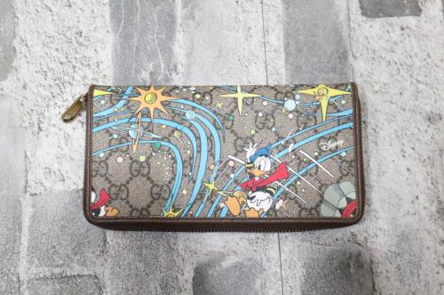 ディズニー×グッチのドナルドダック ジップアラウンドウォレット