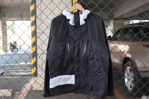 SUPREMEのシュプリーム