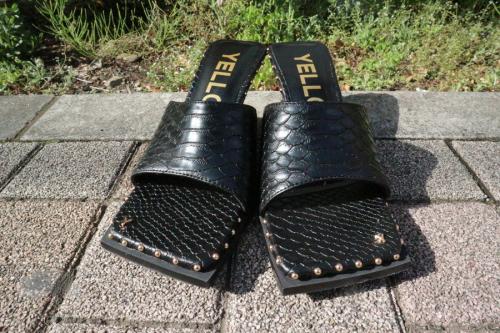 YELLOのイエロー