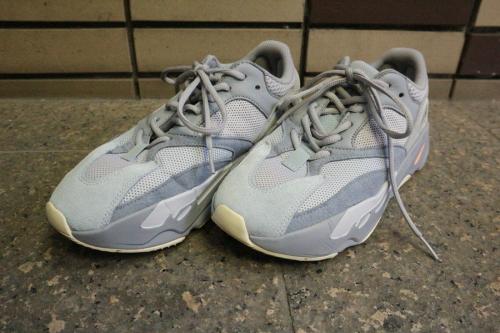 アディダスのYEEZY BOOST700 EG7597 イナ―シャ