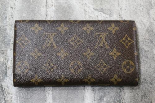 ルイ ヴィトン　の三つ折り長財布　ポルトトレゾール