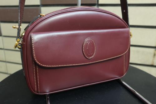 カルティエのショルダーバッグ マストライン