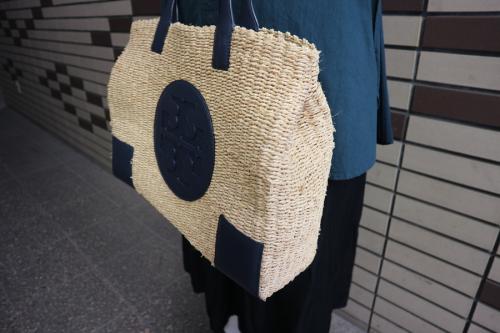 トリーバーチのELLA STRAW TOTE