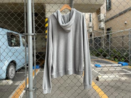 カレッジロゴパーカーの富士見台店