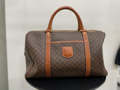 セリーヌのマカダム柄ボストンバッグ