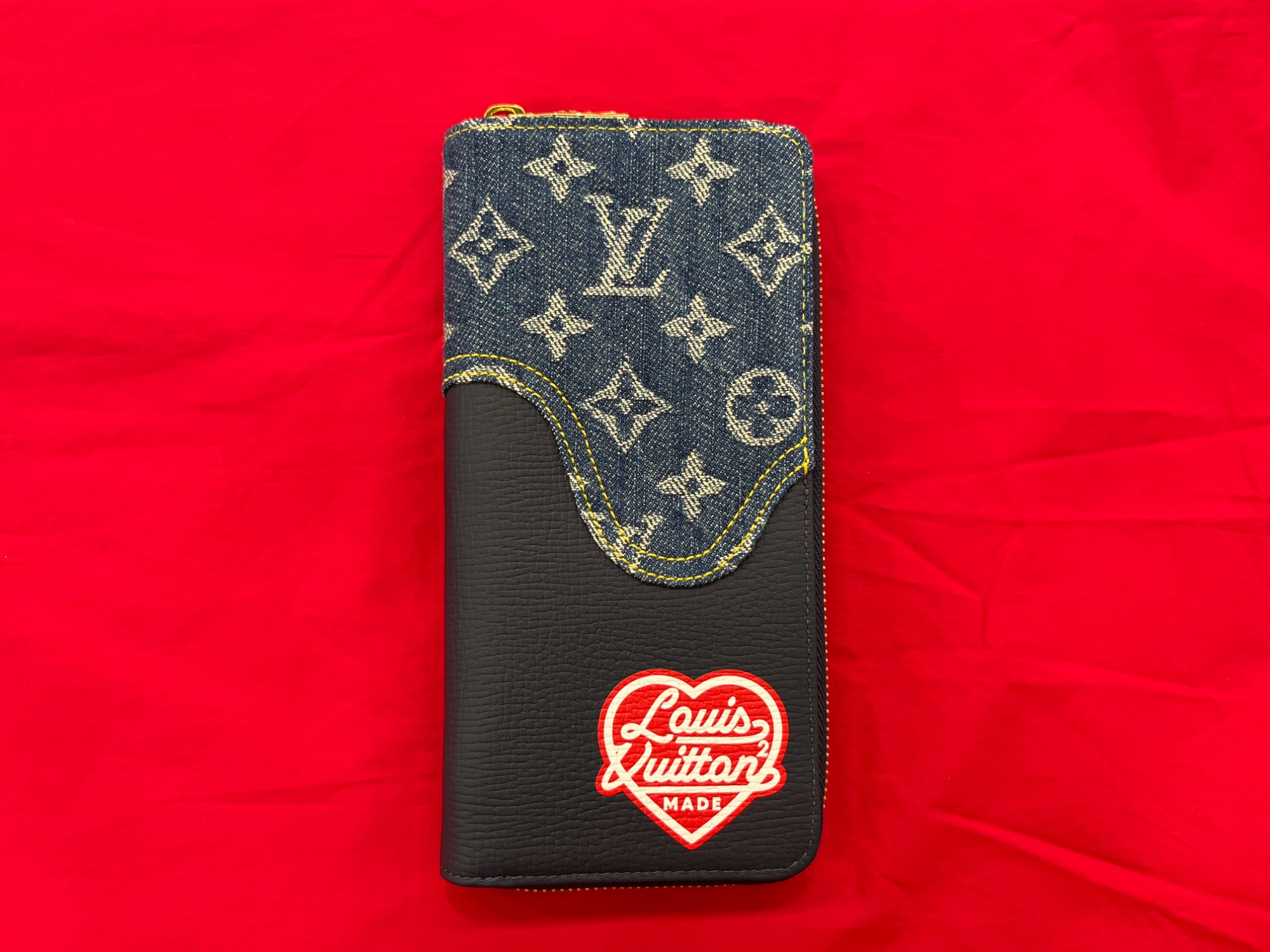 人気ラグジュアリーブランド【 LOUIS VUITTON / ルイ・ヴィトン】より 